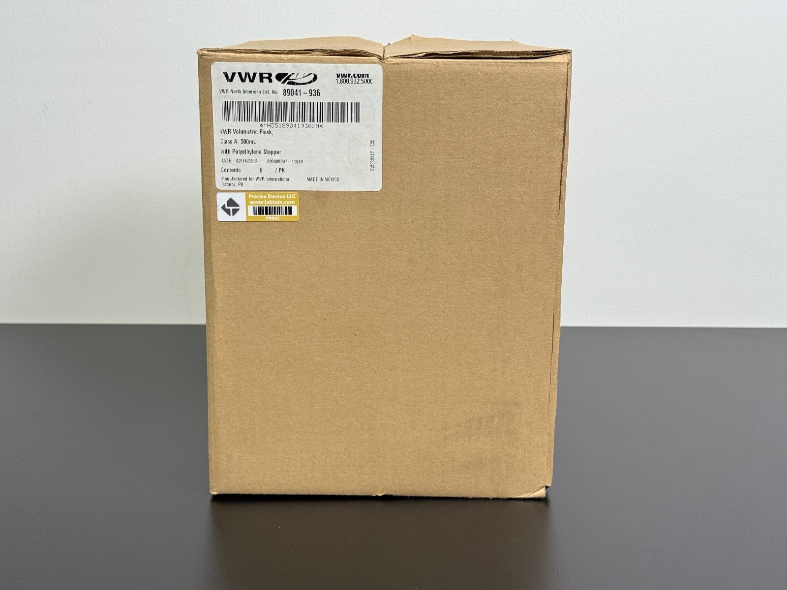 VWR 89041 936 Volumetric Flask, Class A, 500mL w/ Polyethylene Stopper1