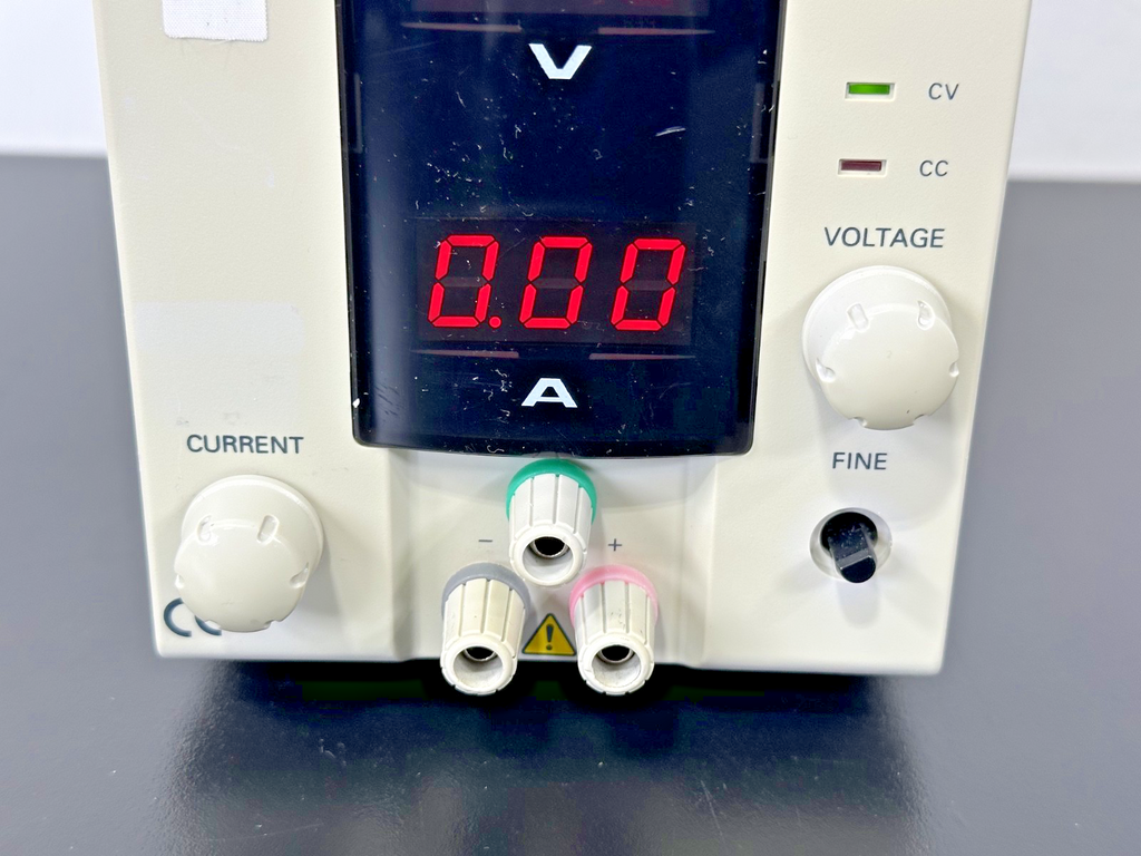 Topward 3302D Adjustable DC Bench Power Supply 0 30V 0 2A 60W Powers On Working2