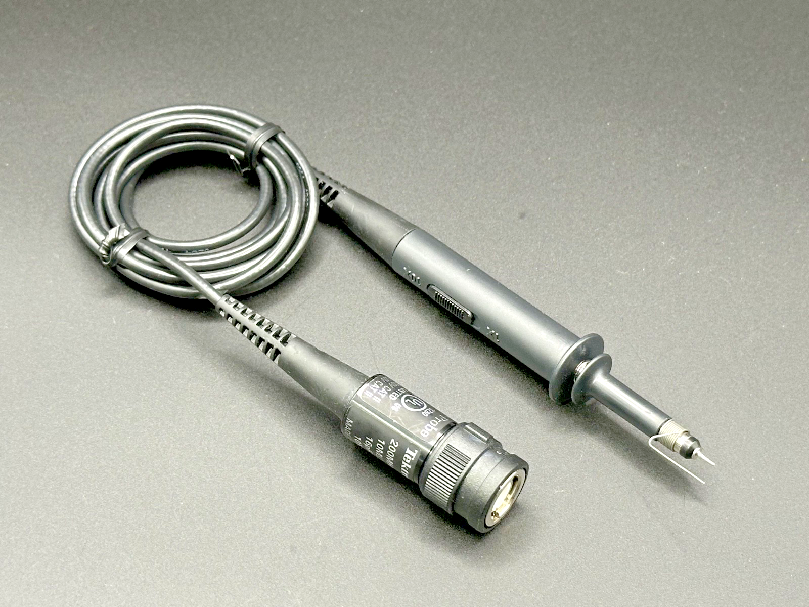 Tektronix P2220 200MHz 1X/10X Passive Oscilloscope Voltage Probe0