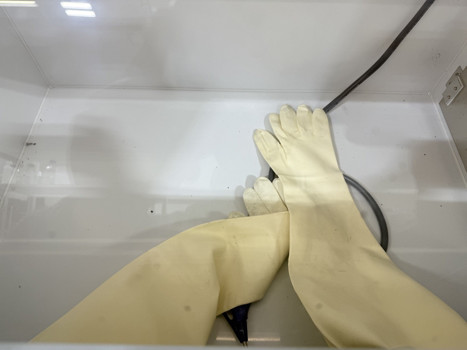 Terra Universal 102551 Carbon 3D 2 Port Glovebox Polypropylene8