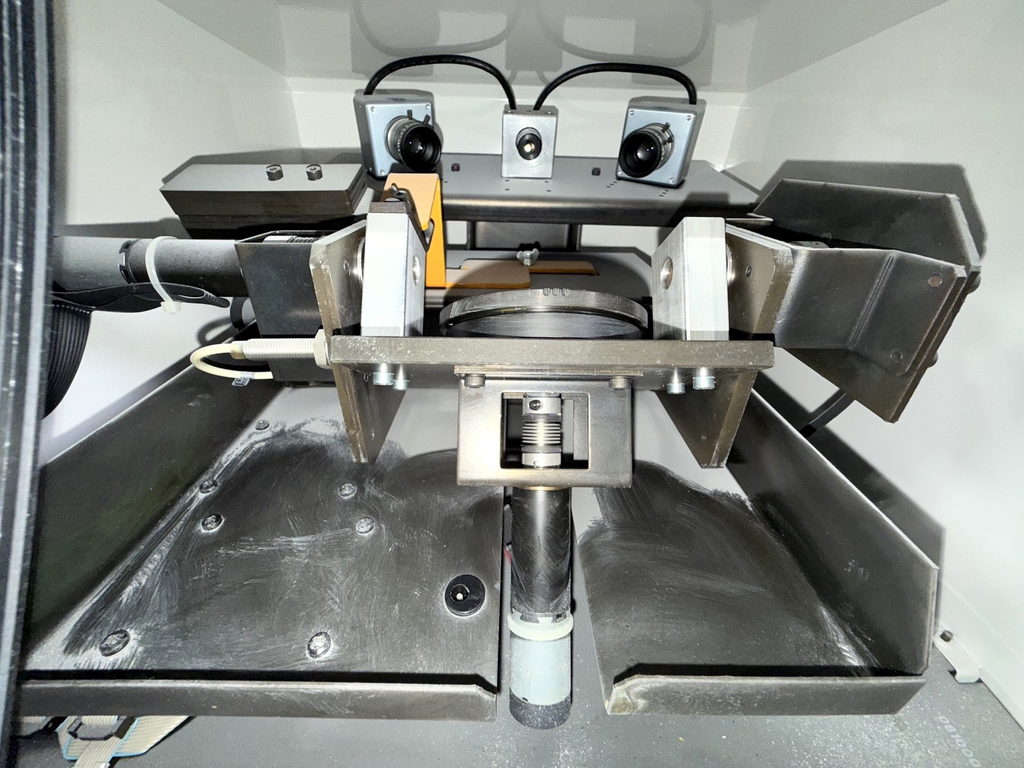 3Shape D250 Dental Scanner – Powers On3