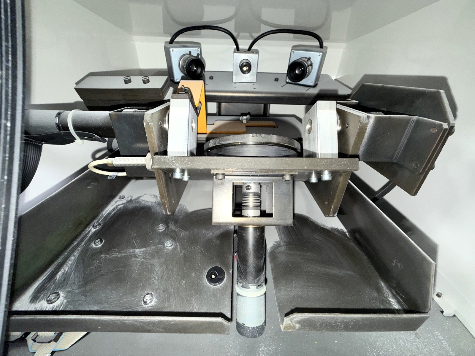3Shape D250 Dental Scanner – Powers On3