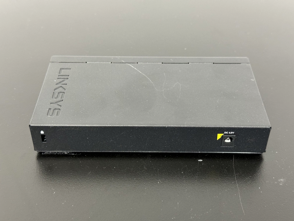 Linksys SE3008V2 8 Port Gigabit Ethernet Network Switch3