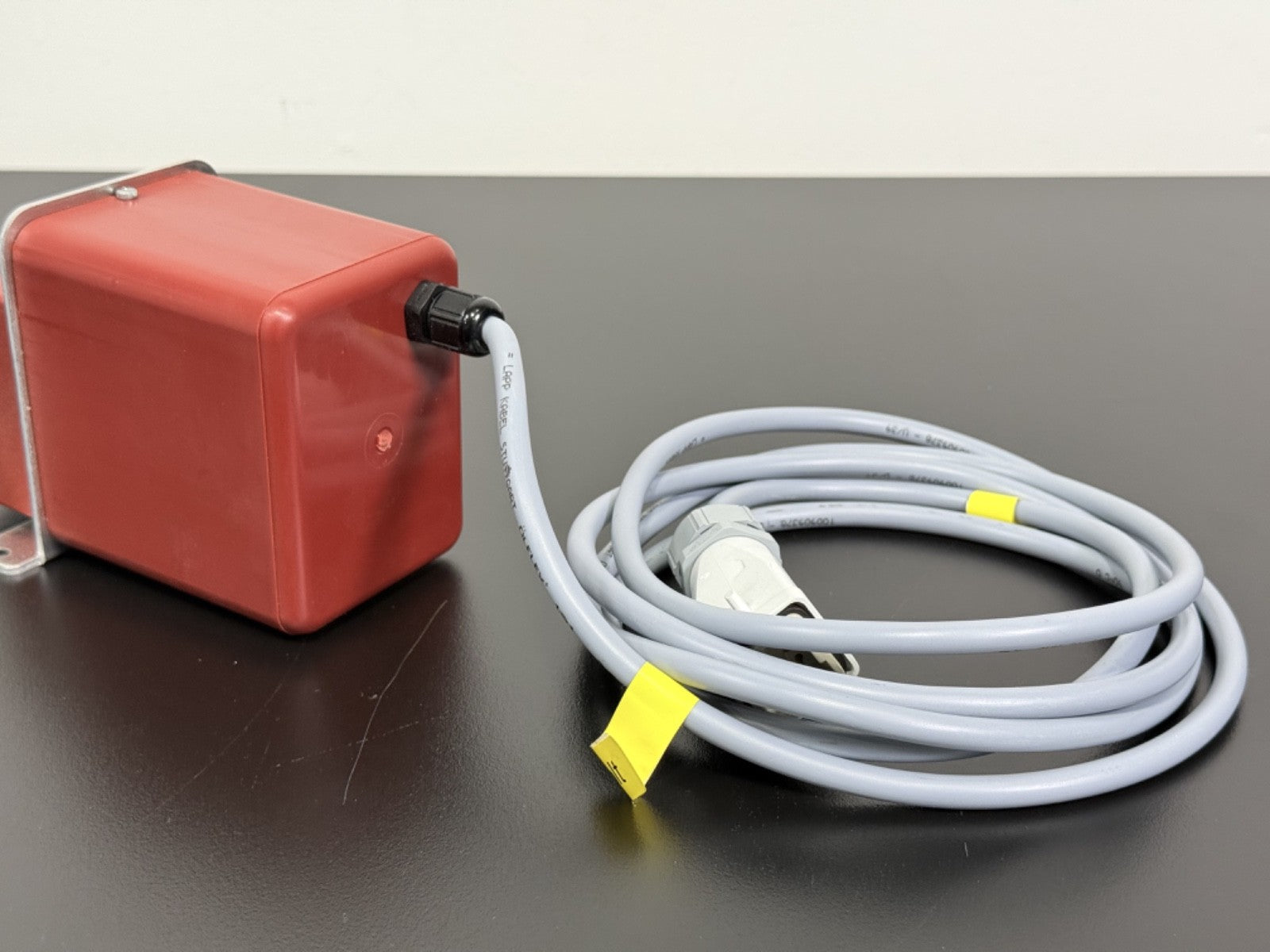 HUBER SP 04A G/40 Laboratory Pump 24V DC 38.5 L/h w/ Cable & Mount4