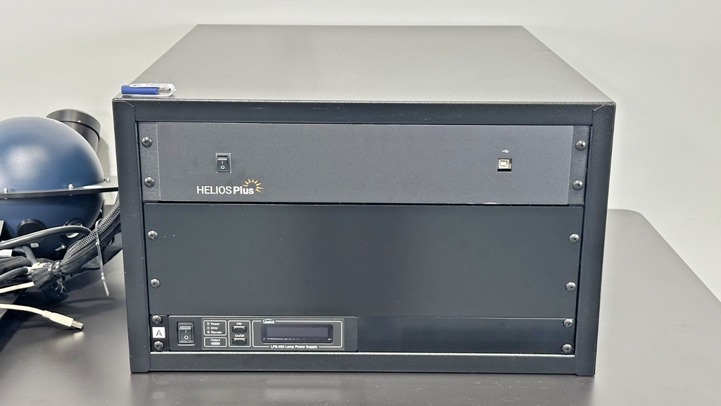 HELIOSPlus VM 8 Inch Uniform Light Source Integrating Sphere System Working1