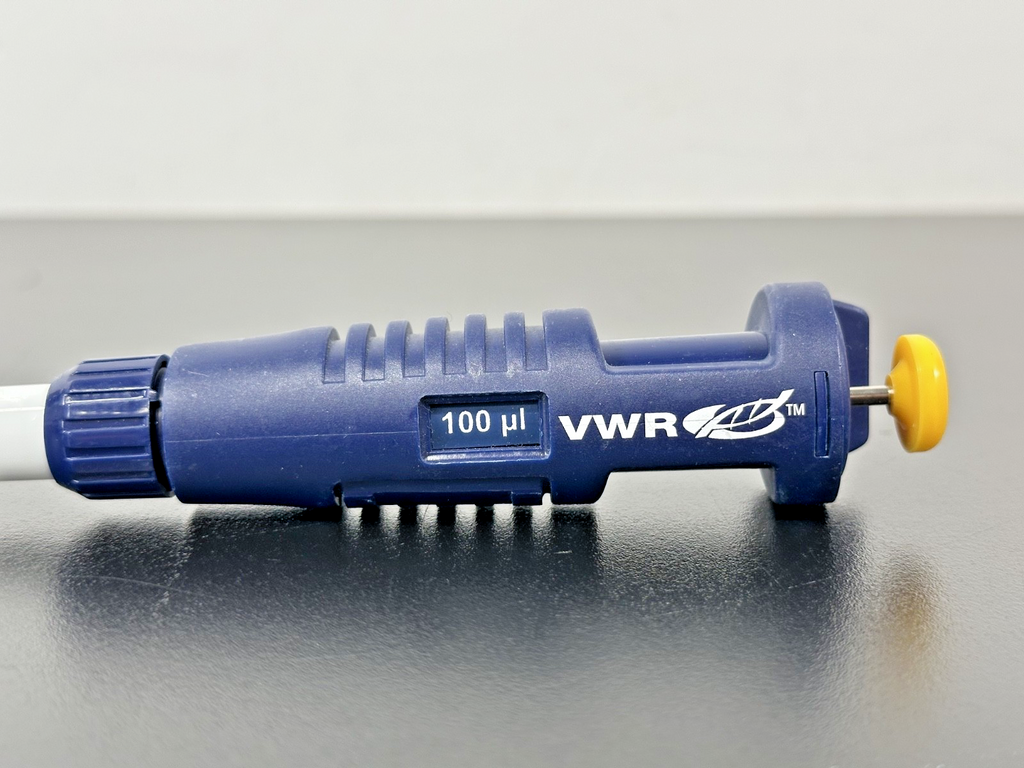 VWR 100 µL Fixed Volume Single Channel Manual Pipette1