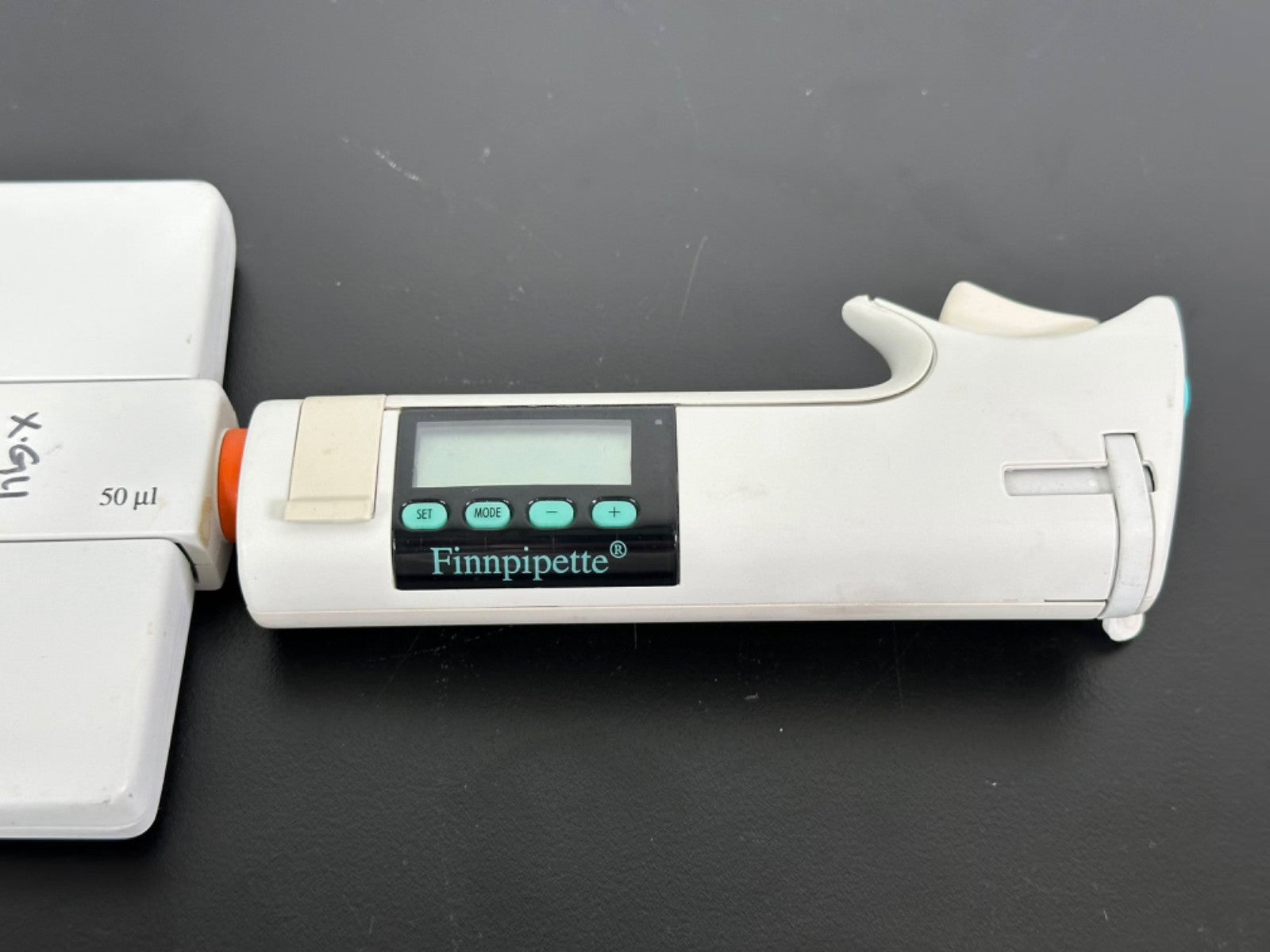 Labsystems Finnpipette 12 Channel Electronic Pipette 50µL Multichannel Parts1