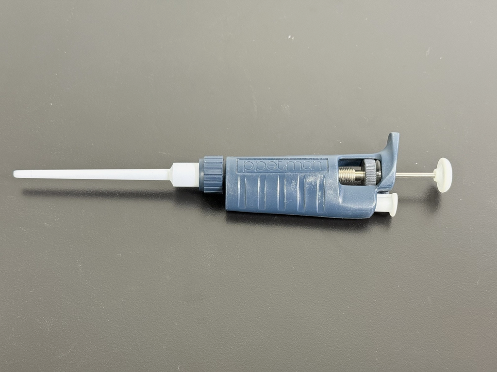 Gilson Pipetman P100 Single Channel Pipette 10 100 uL3