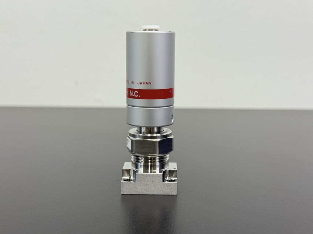 Fujikin DC2F3000 Gas Pressure Regulator Valve Type N.C. 0.6MPa Made in Japan1