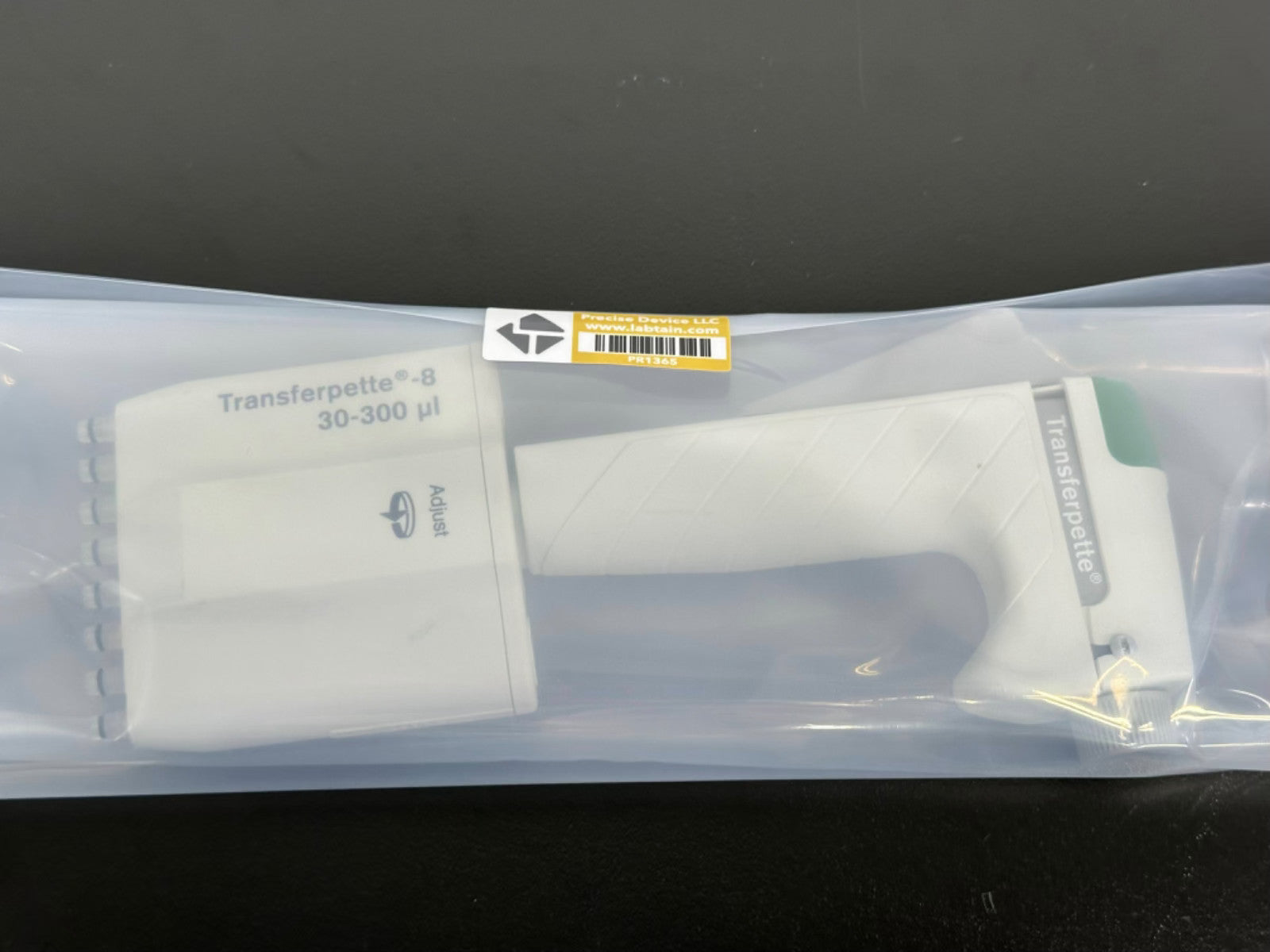 BRAND Transferpette 8 30 300µL Adjustable 8 Channel Pipette Multichannel4