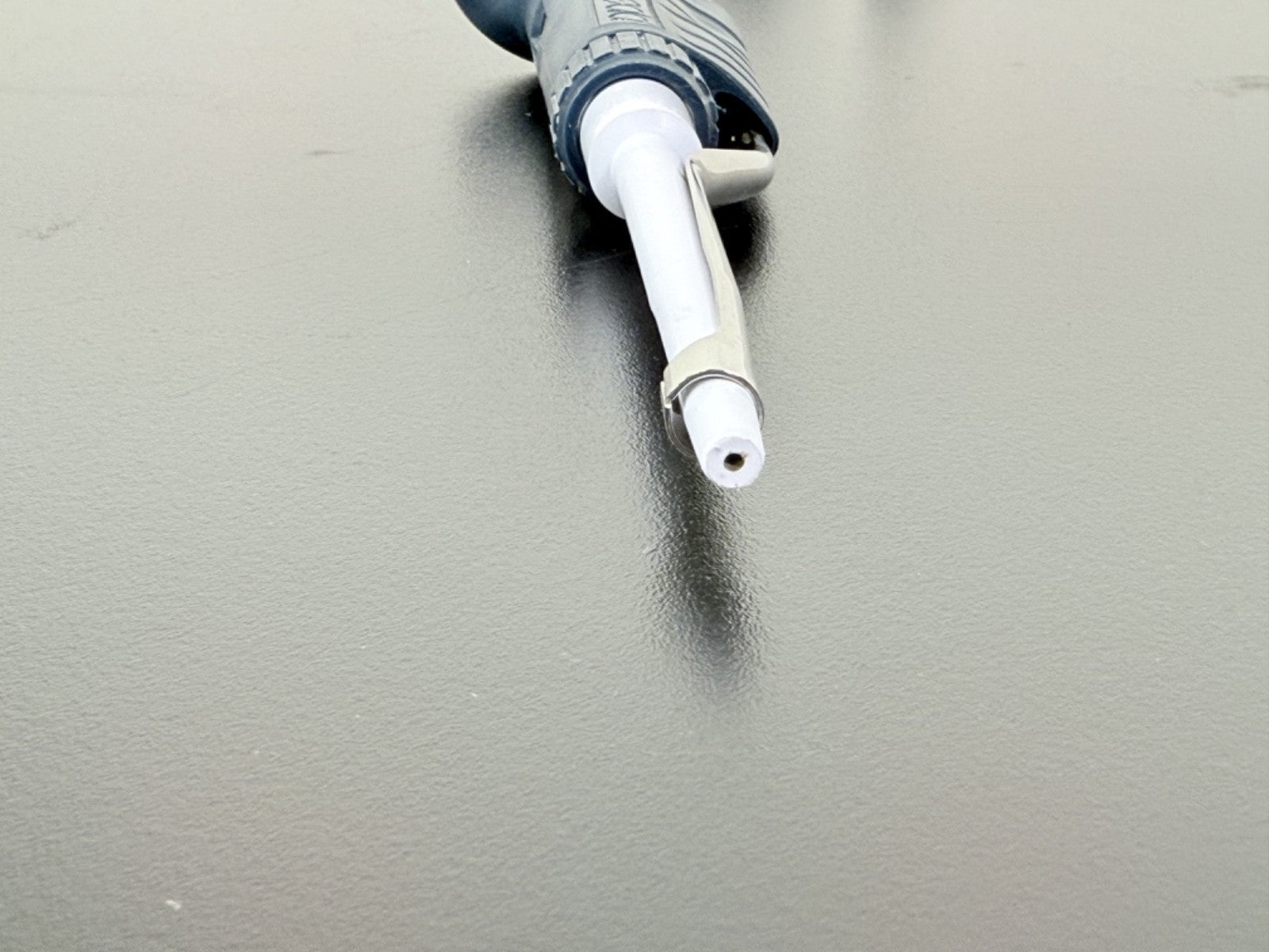 Gilson Pipetman P200 20–200µL Adjustable Pipette – For Parts5