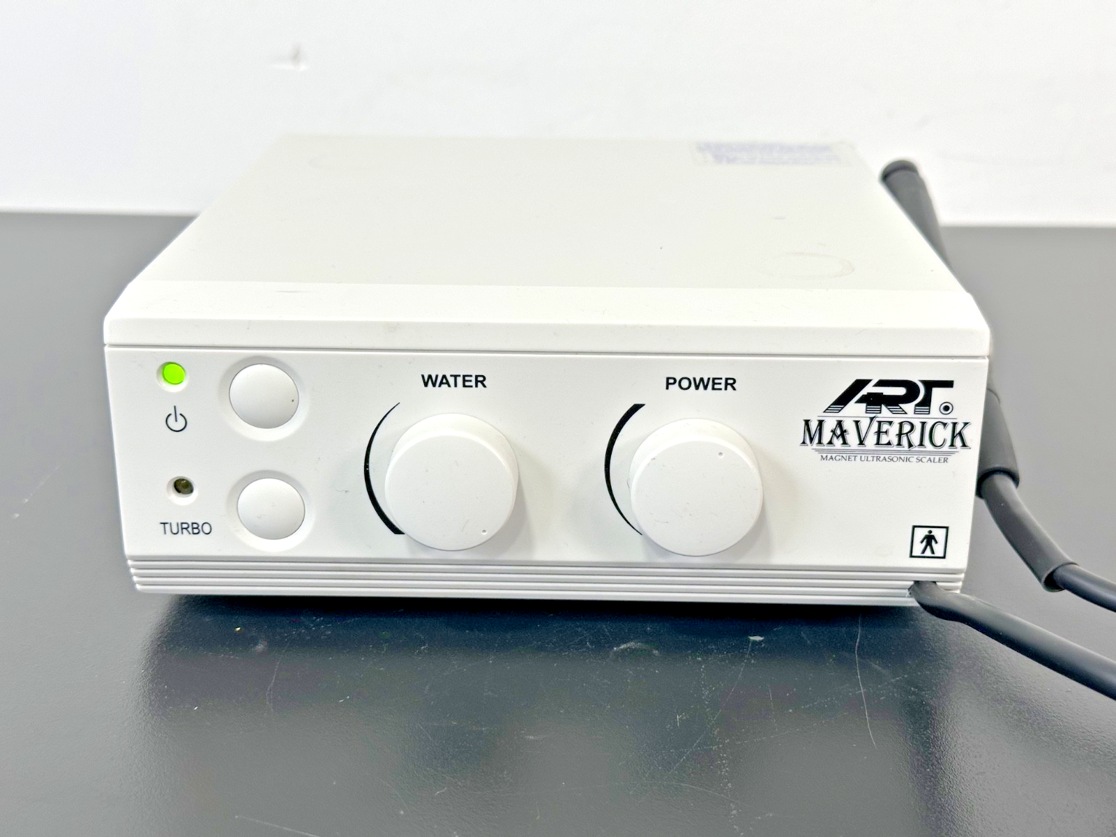 ART Maverick ART M1 25K Magnet Scaler Unit W/ Handpiece Used Powers On0