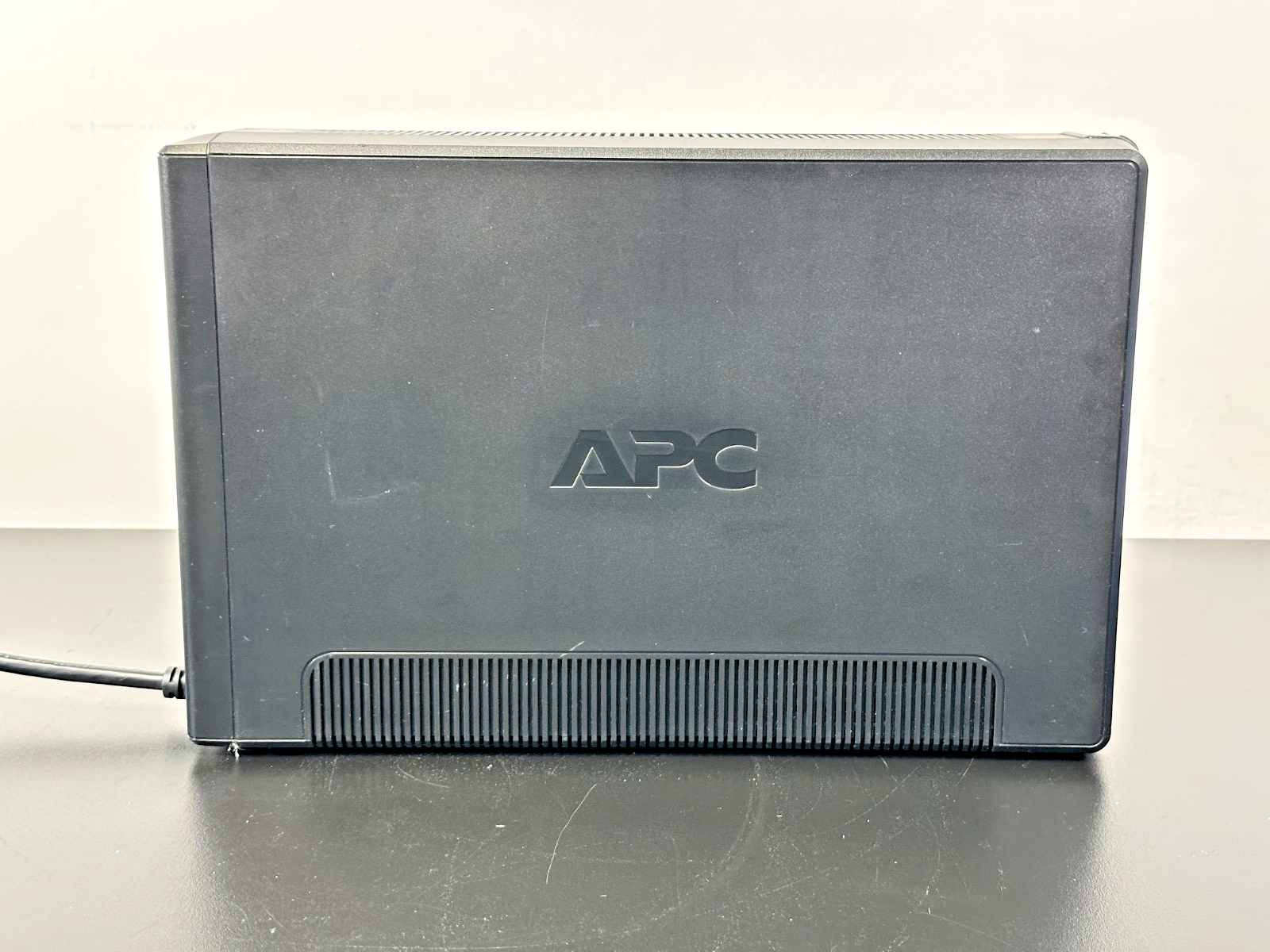 APC BR1500G Back UPS Pro 1500VA 865W Battery Backup UPS 10 Outlet LCD Powers On4