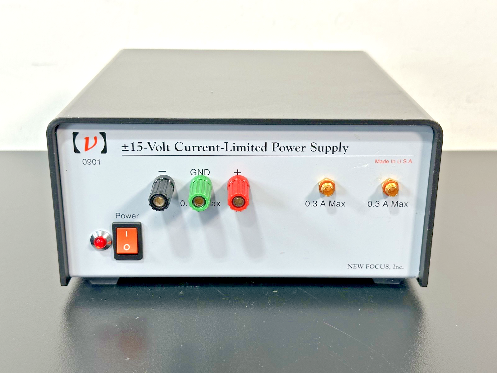 New Focus 0901 Triple Output ±15V Low Noise DC Power Supply Working0
