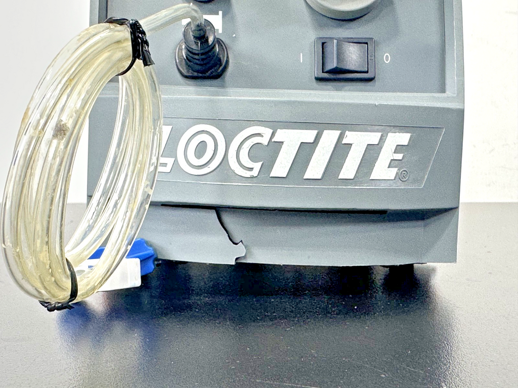 Loctite 97006 Digital Precision Syringe Dispenser w/ Foot Pedal Has Cracks3