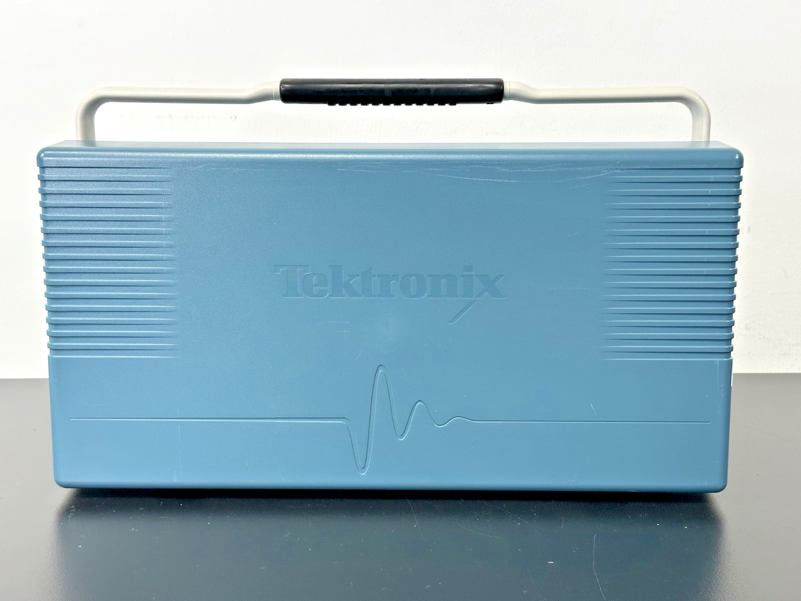 Tektronix MSO4104 1GHz 5GS/s 4+16 Channel Mixed Signal Oscilloscope  Working5