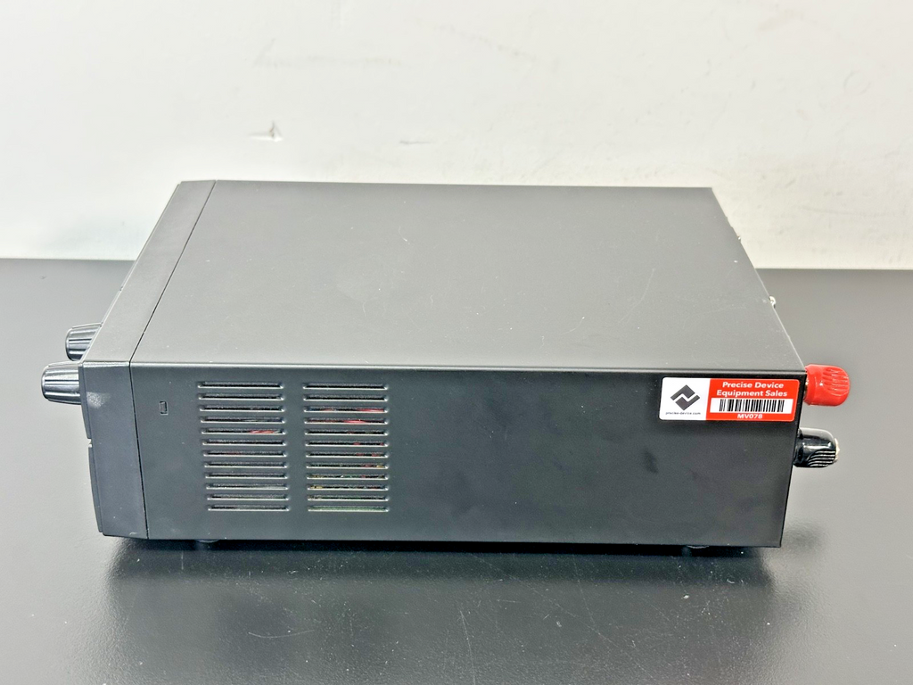 B&K Precision 1901B 1 32V 30A Switching DC Power Supply Powers On3