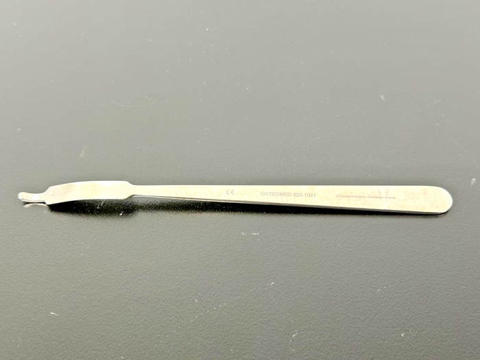 OsteoMed 320 1021 8mm Hohmann Retractor Stainless Steel Instrument