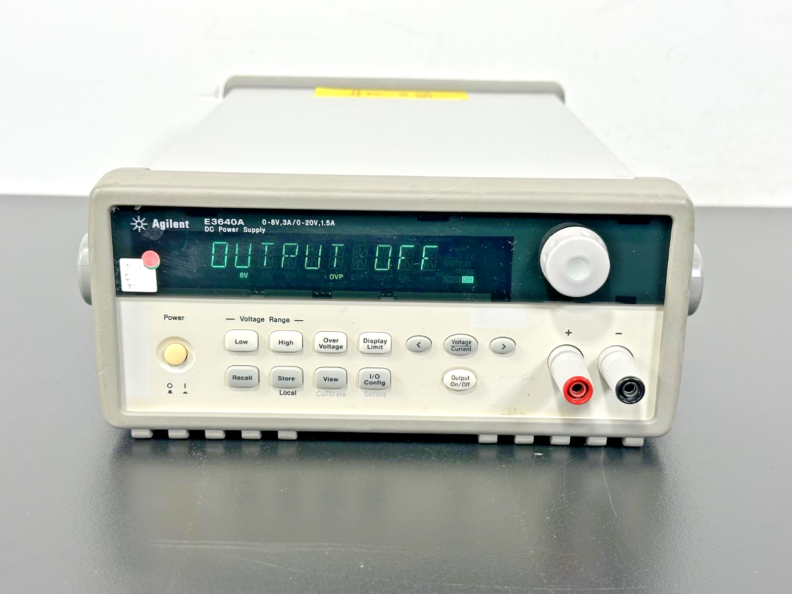 Agilent E3640A Programmable DC Power Supply 0-8V 3A / 0-20V 1.5A Working0