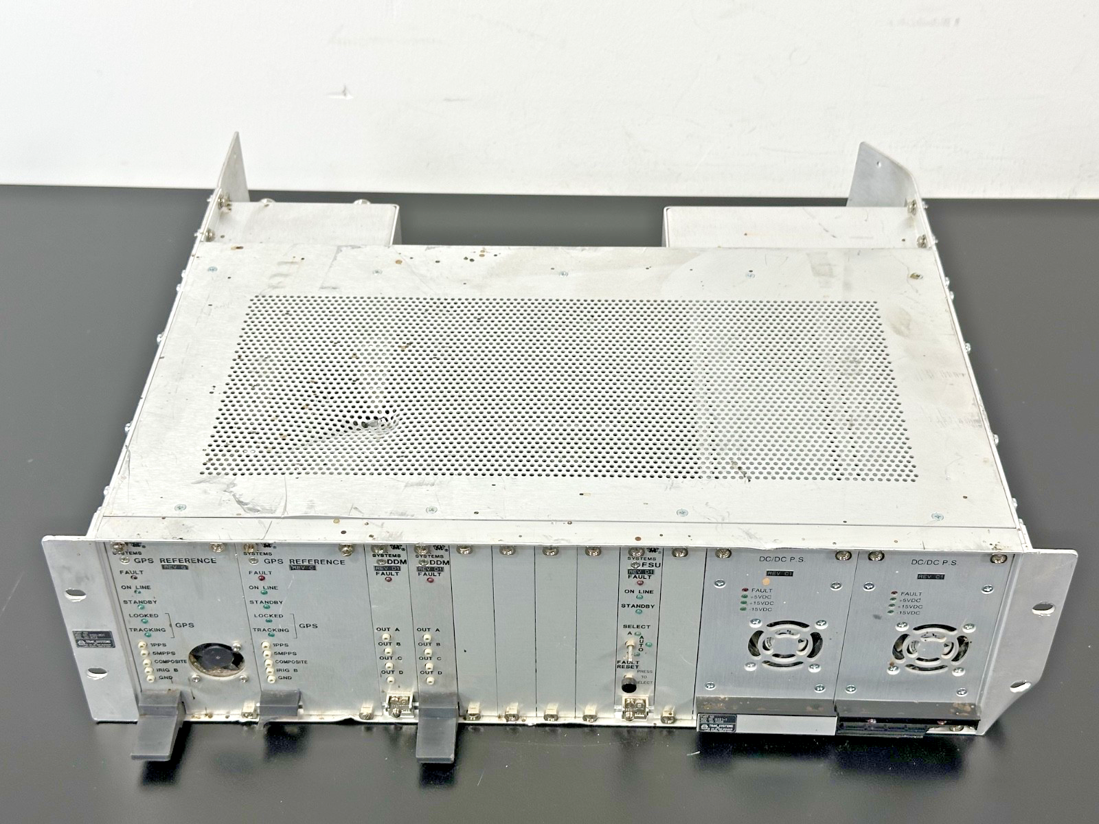 TRAK Systems 9100 9 GPS Site Reference Chassis DDM FSU Dual Power Supply Parts2