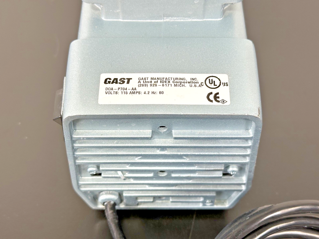 GAST DOA P704 AA Oil Less Compressor Vacuum Pump 115V with Dual Gauges Working5