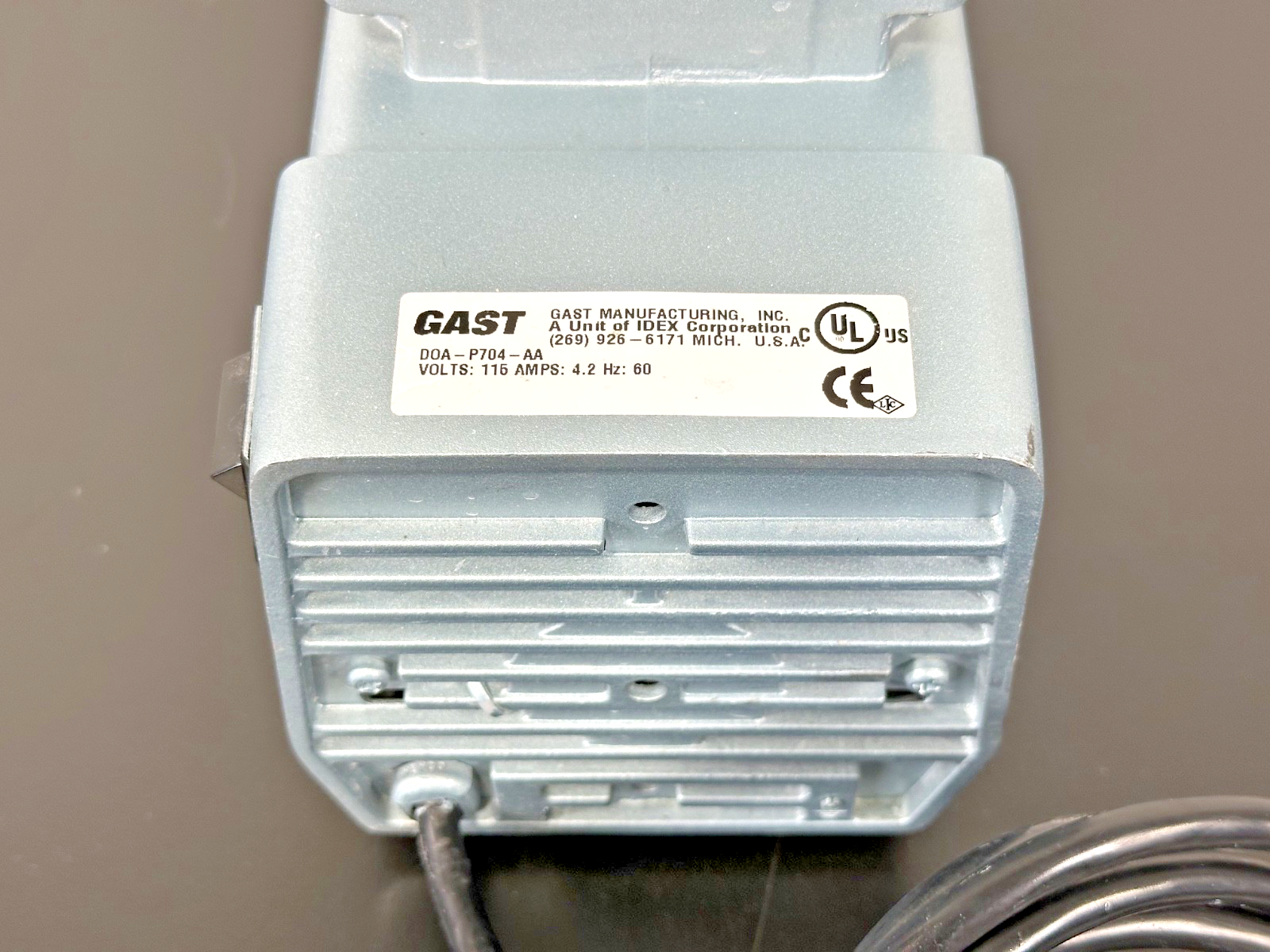 GAST DOA P704 AA Oil Less Compressor Vacuum Pump 115V with Dual Gauges Working5