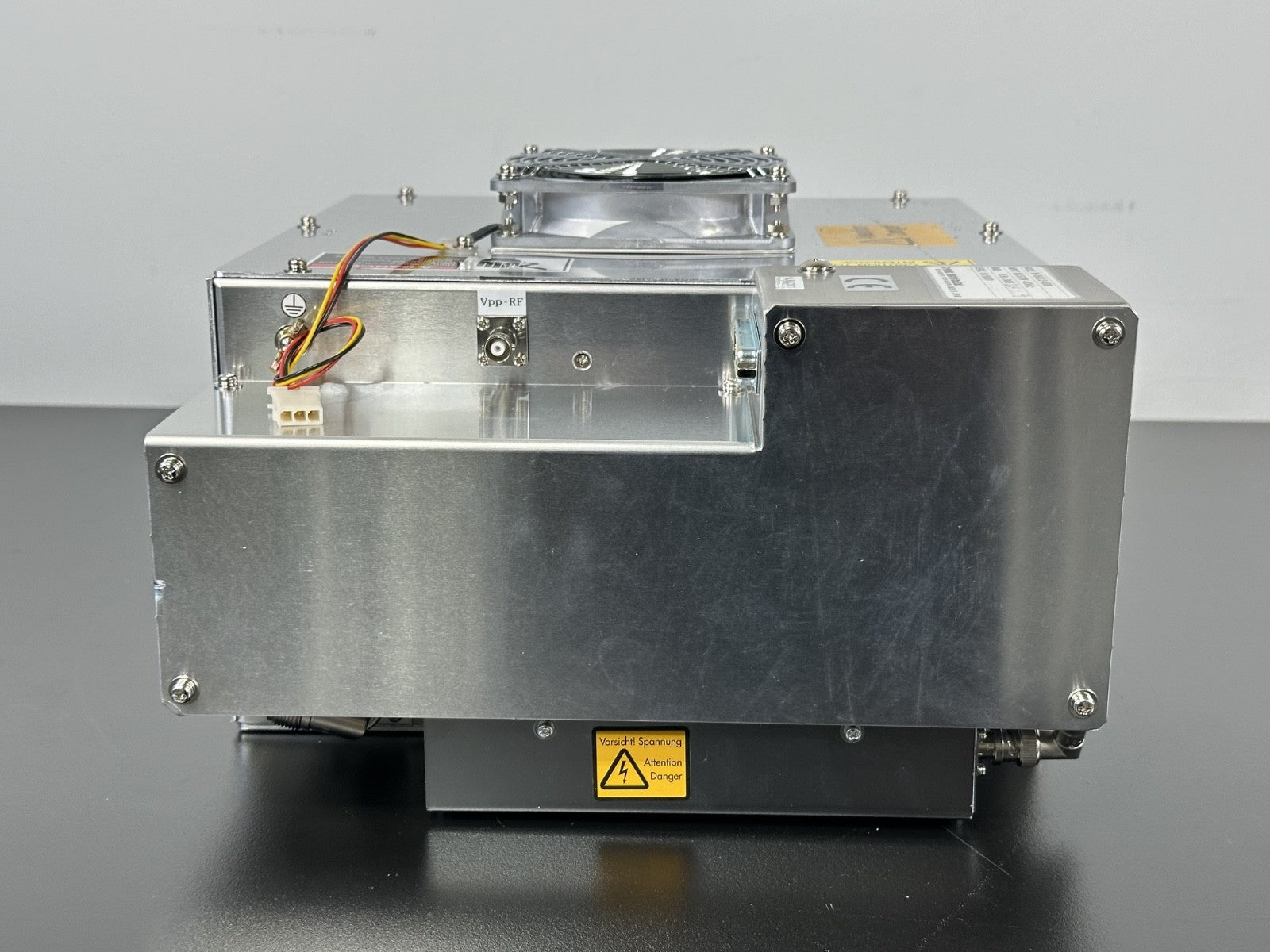Pearl Kogyo M 05A2LS 400K 400kHz RF Matching Box Network 500W2