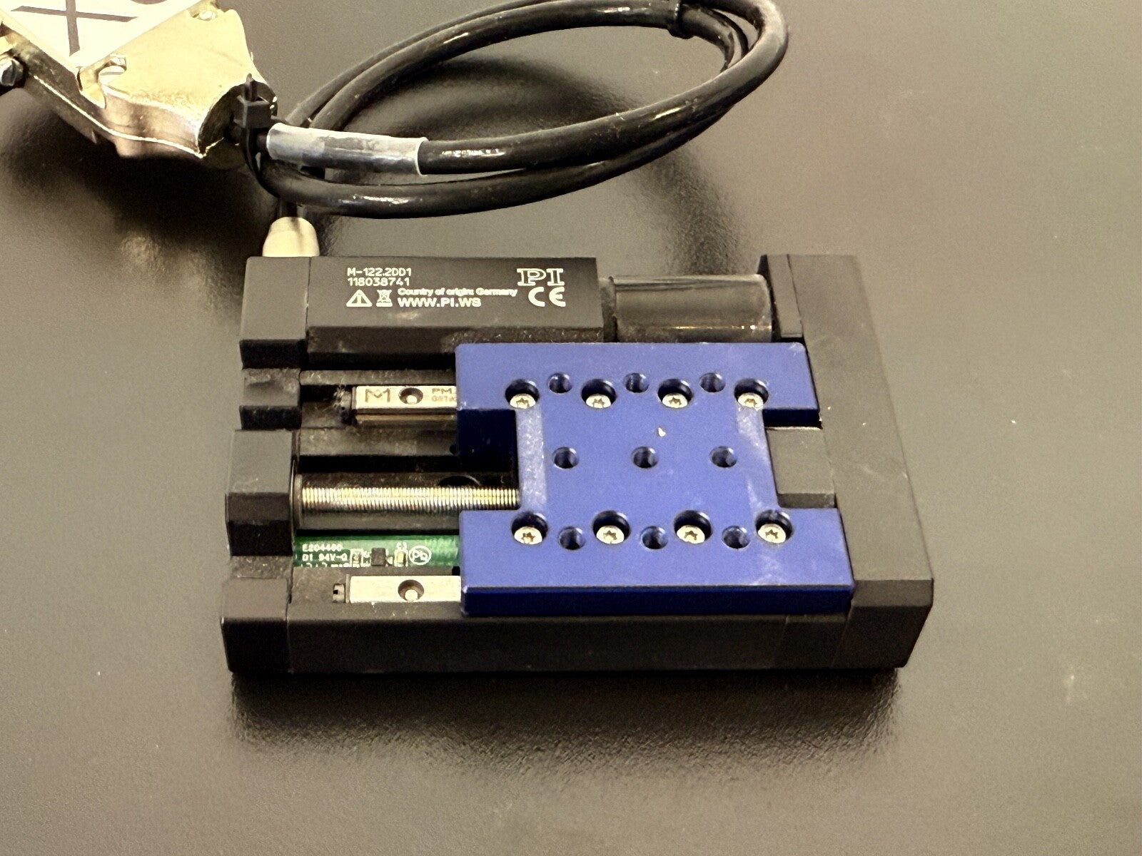 Physik Instrumente M 122.2DD1 Microtranslation Stage1