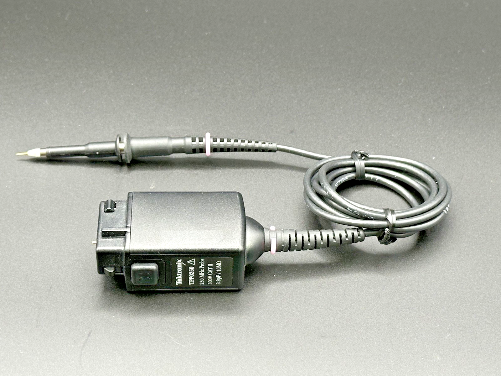 Tektronix TPP0250 250MHz 10X Passive Oscilloscope Probe 300V CAT II0
