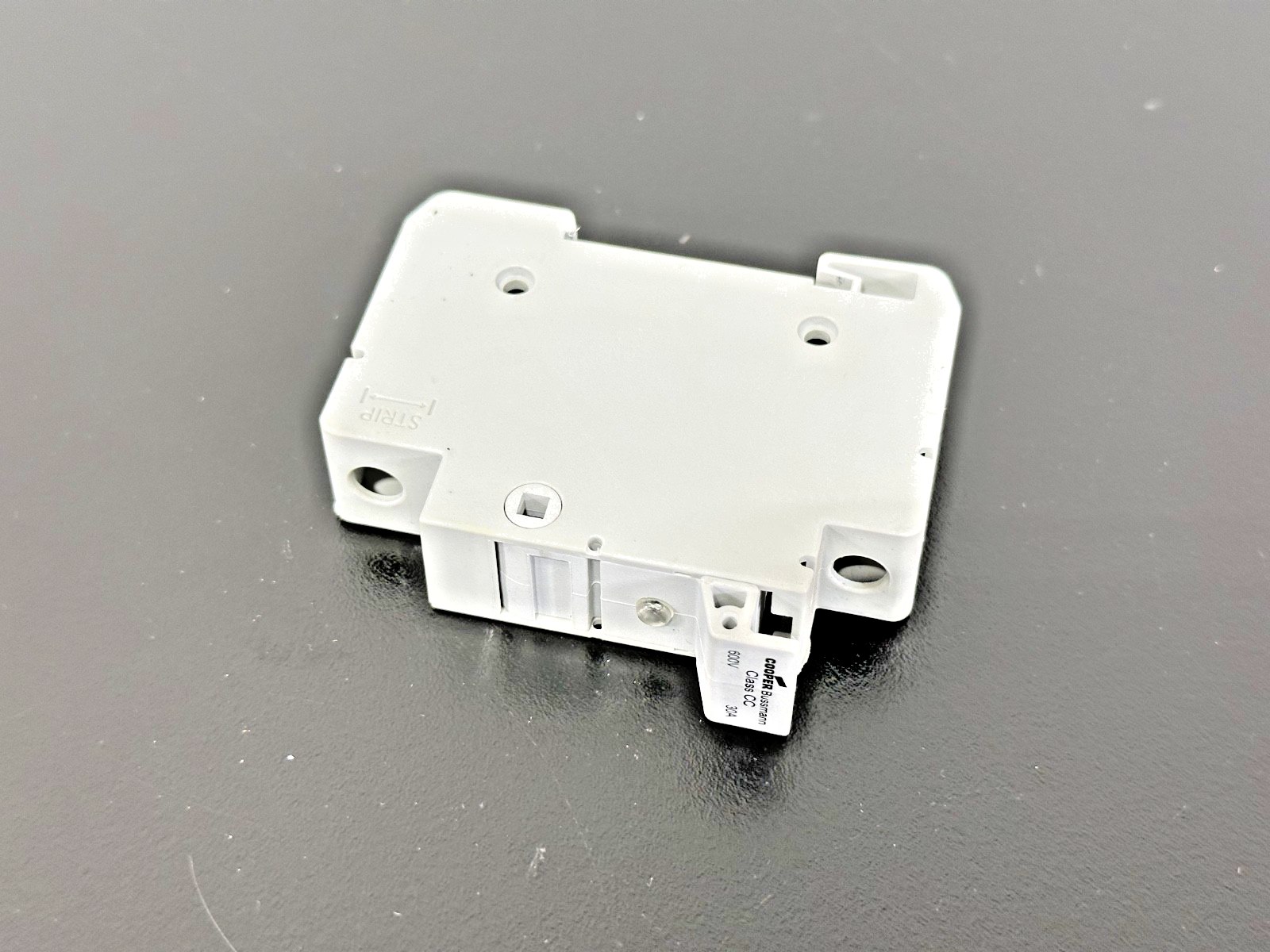 Cooper Bussmann CHCC Series Class CC DIN Rail Fuse Holder 600V2