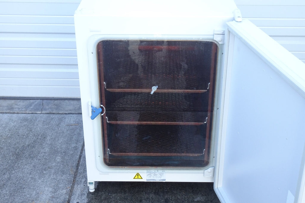 Thermo Scientific HERAcell 150i C02 Incubator4