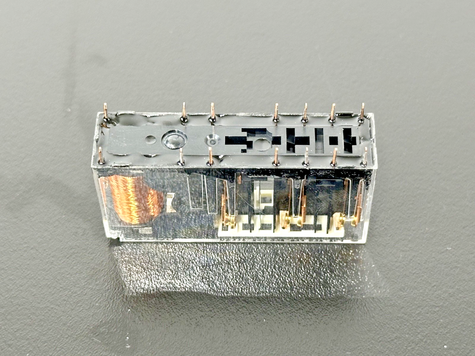 Omron G7SA 4A2B 24VDC Safety Relay 4PST 14 Pin Plug In2