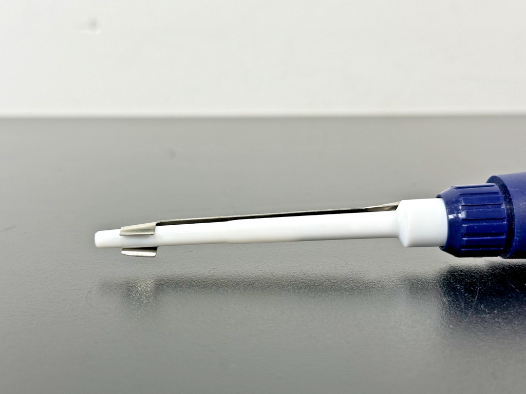 VWR 20 200 µL Adjustable Single Channel Manual Pipettor2