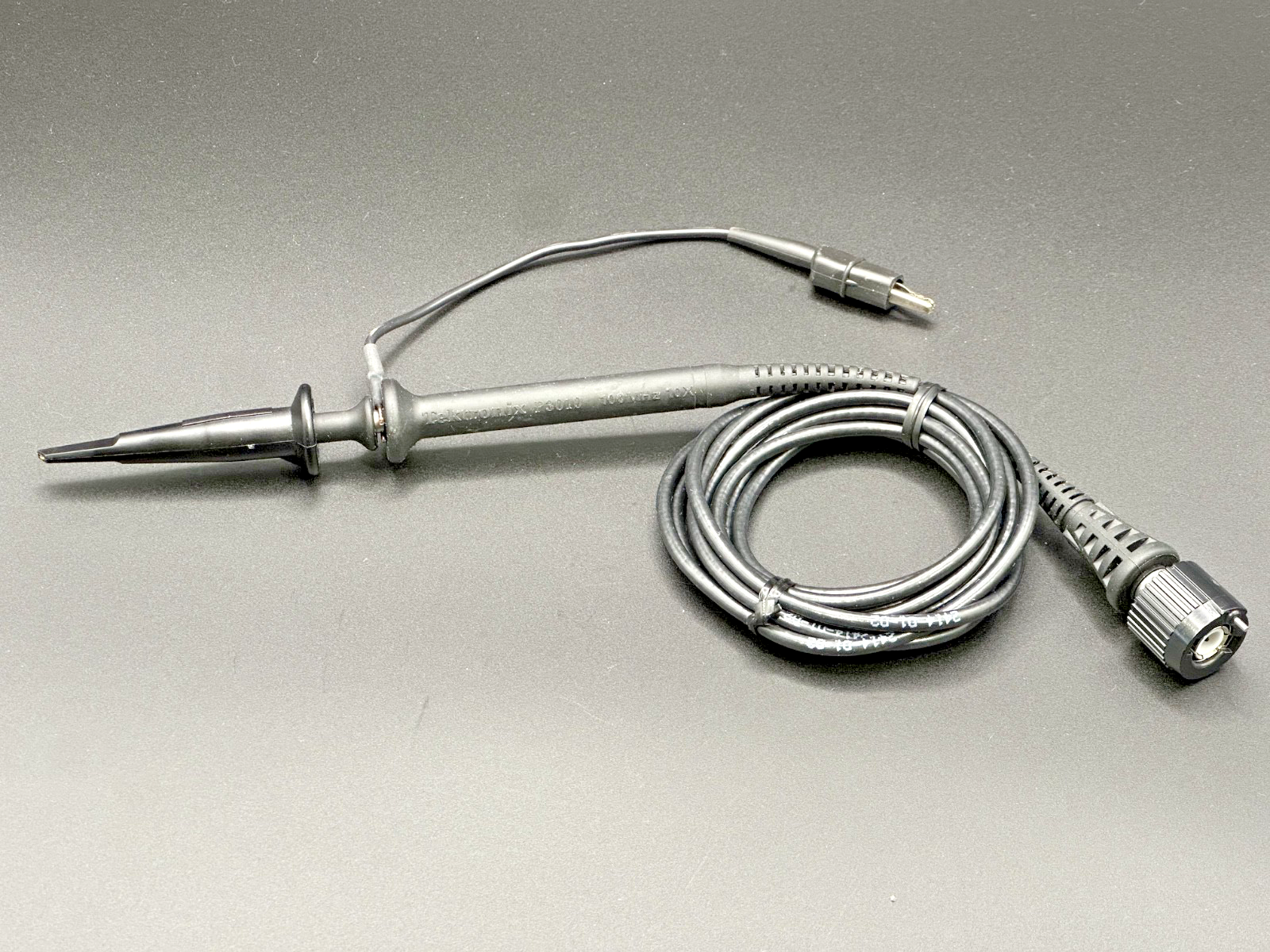Tektronix P3010 100MHz 10X Passive Oscilloscope Voltage Probe0