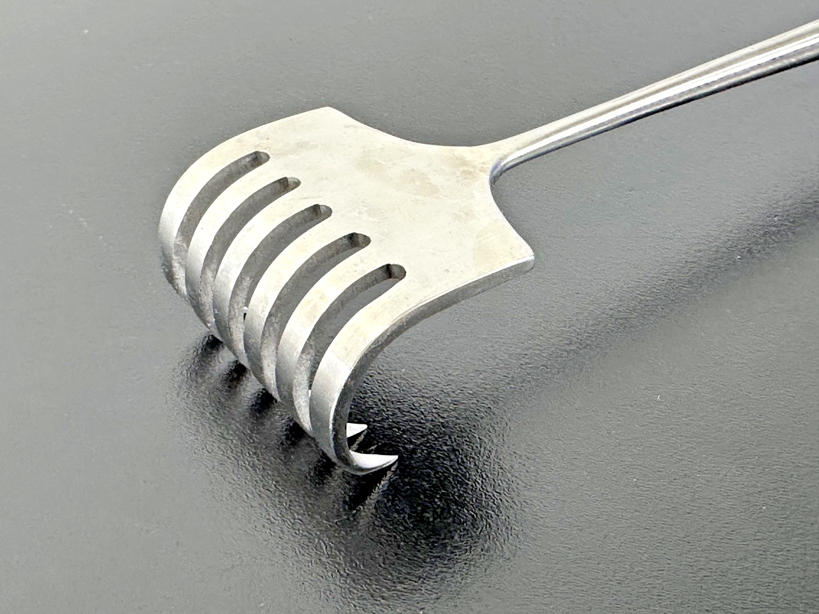 Aesculap MG067R Krasky Retractor 11" 6 Sharp Prongs German Stainless1