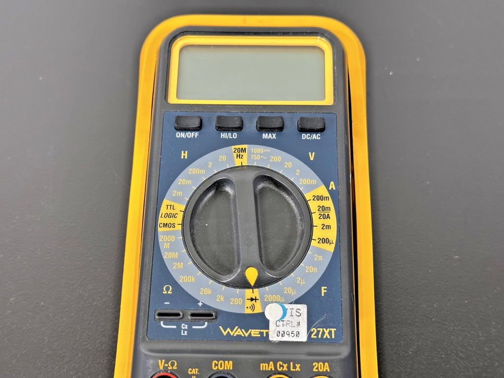 Wavetek Meterman 27XT Digital Multimeter with Fluke Protective Holster Used1