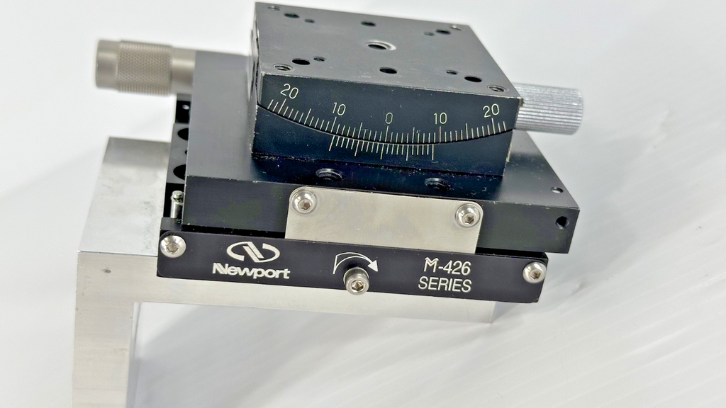 Newport M 426 Linear Stage w/ Manual ±20° Tilt Stage & Micrometer1