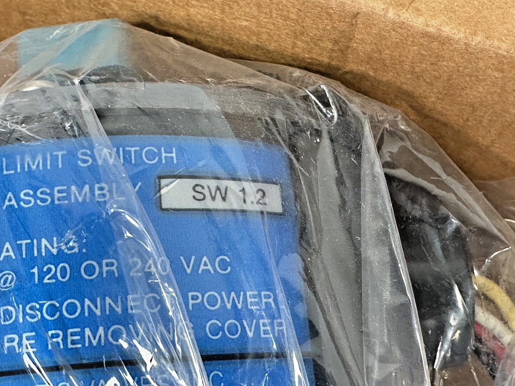 Plast O Matic ABVS050VT PP SW 1/2in Pneumatic Ball Valve Limit Switch Open Box2