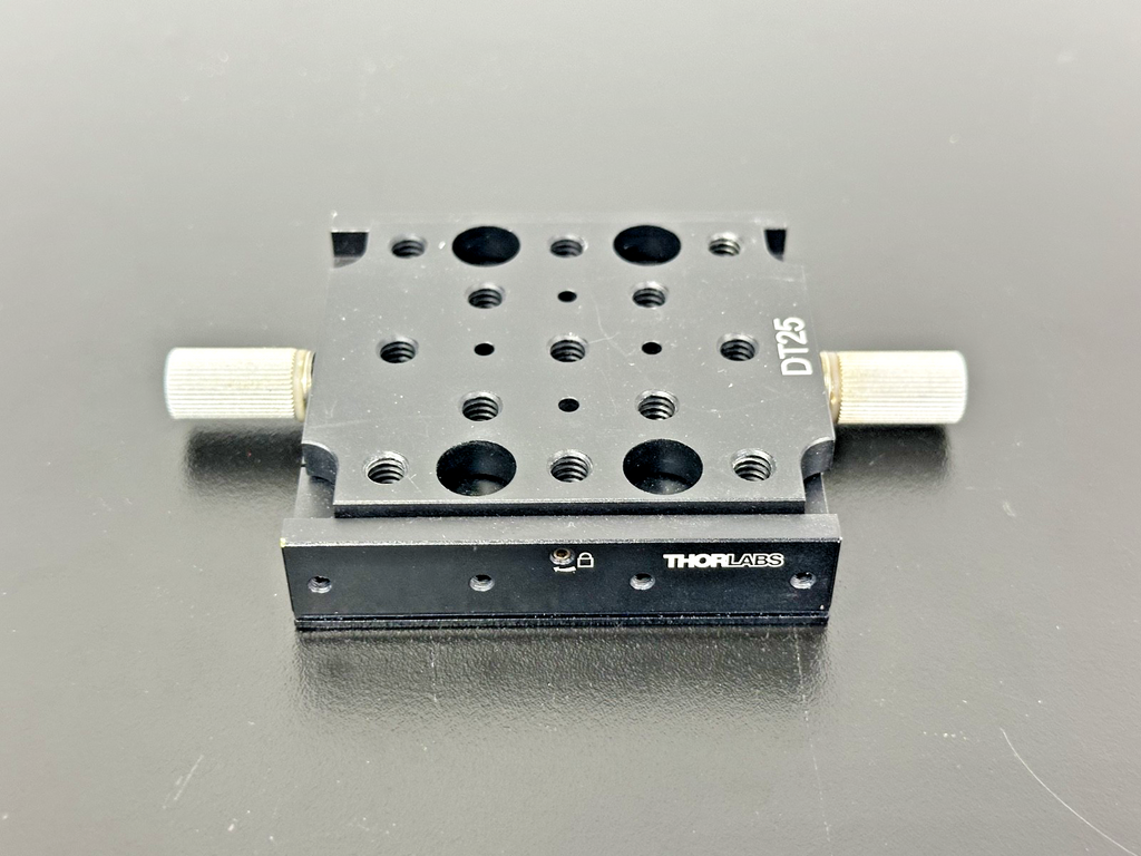Thorlabs DT25 Dual Axis Manual Translation Stage2