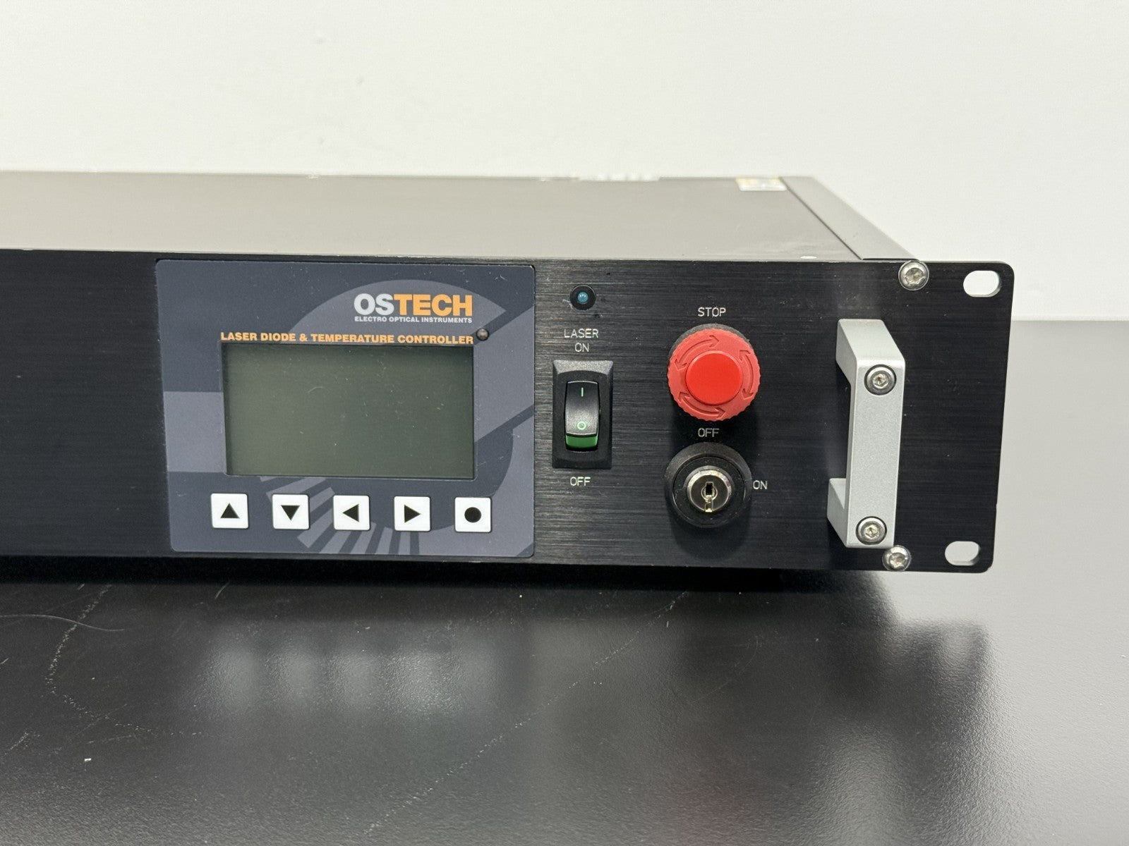 OSTECH Laser Diode & Temperature Controller Rack Unit – Missing Key1