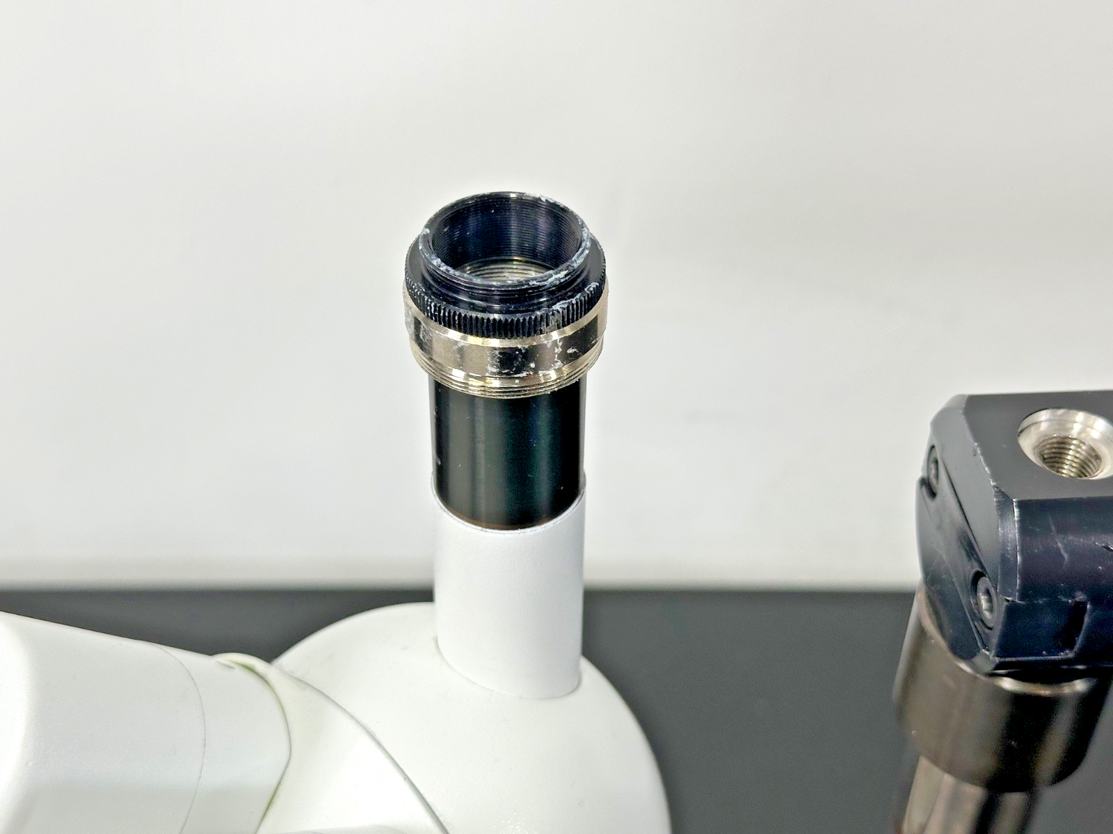 Trinocular Stereo Zoom Microscope 10X/22 Eyepieces with Boom Stand Used Untested4