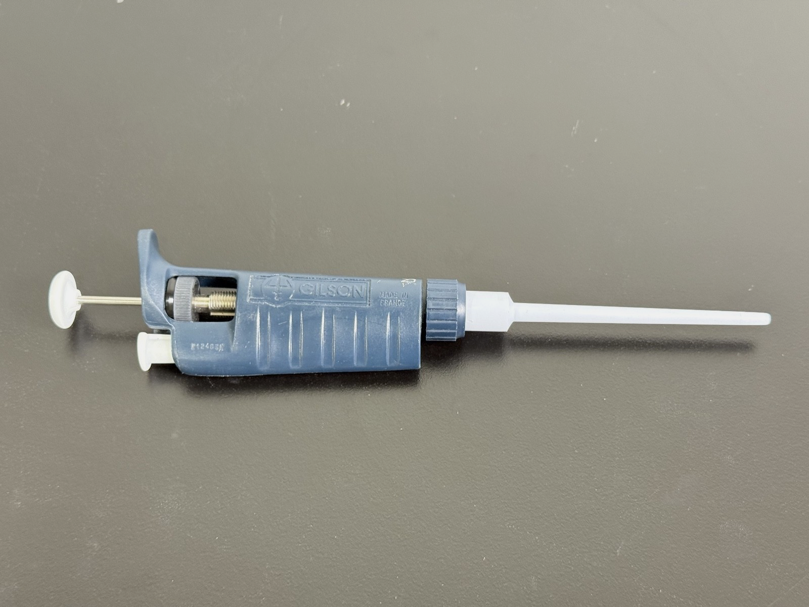 Gilson Pipetman P100 Single Channel Pipette 10 100 uL0