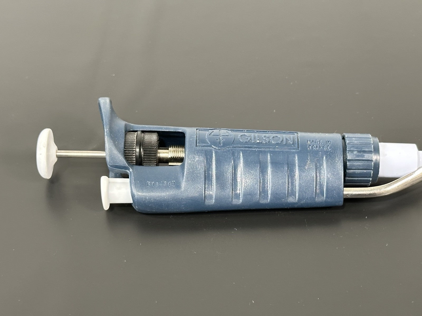 Gilson P200 Adjustable Micropipette 20 200µL Single Channel Pipettor1
