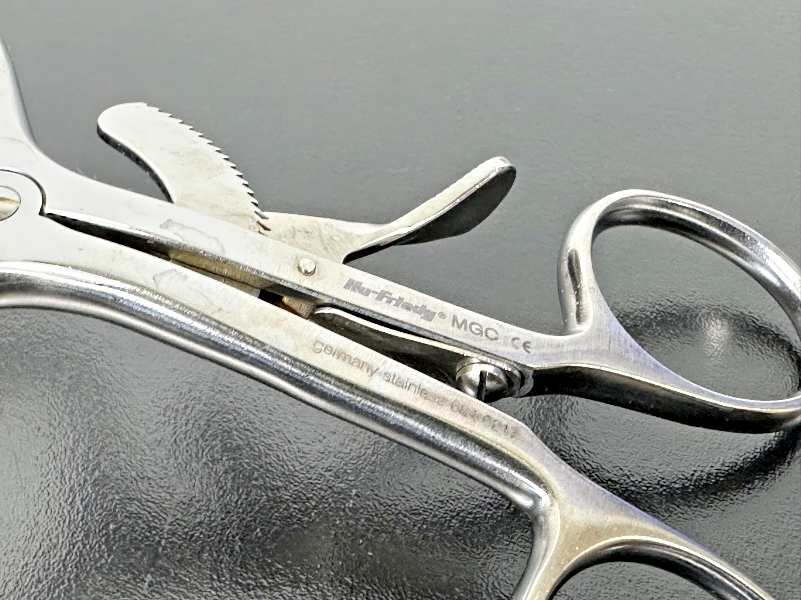 Hu Friedy MGC Molt Child Adjustable Retractor German Stainless Instrument3