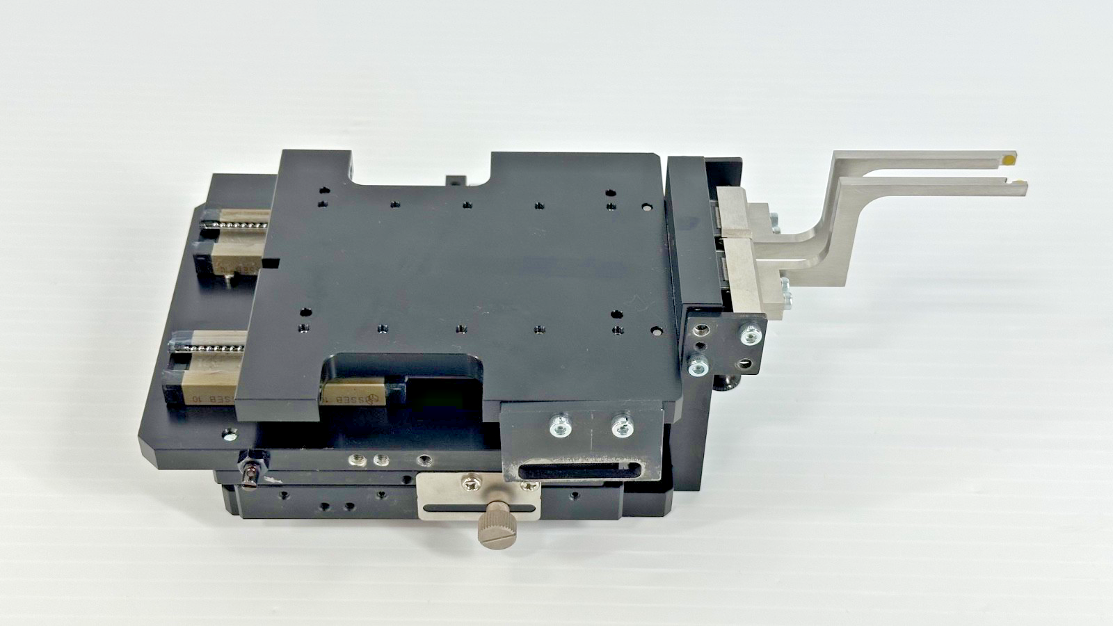 Suruga Seiki B11 100D Manual X Axis Cross Roller Precision Stage Assembly3
