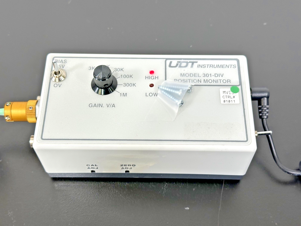 UDT Instruments 301-DIV Position Monitor w/ Sensor & Power Supply Working1