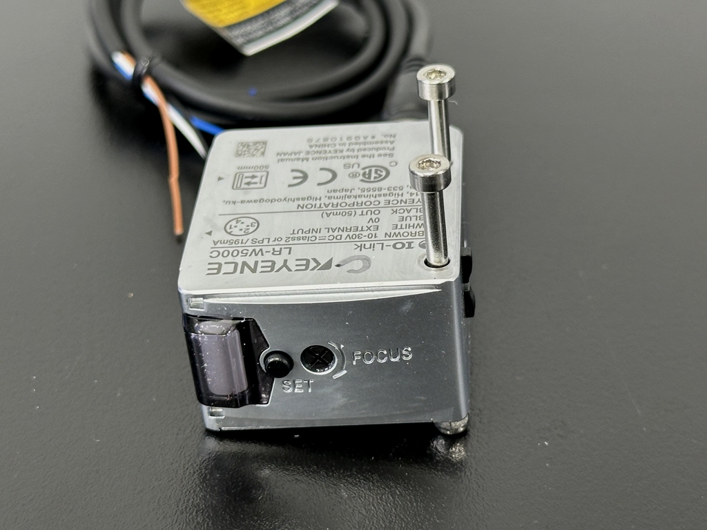 Keyence LR W500C IO Link Laser Sensor w/ Cable & Connector4