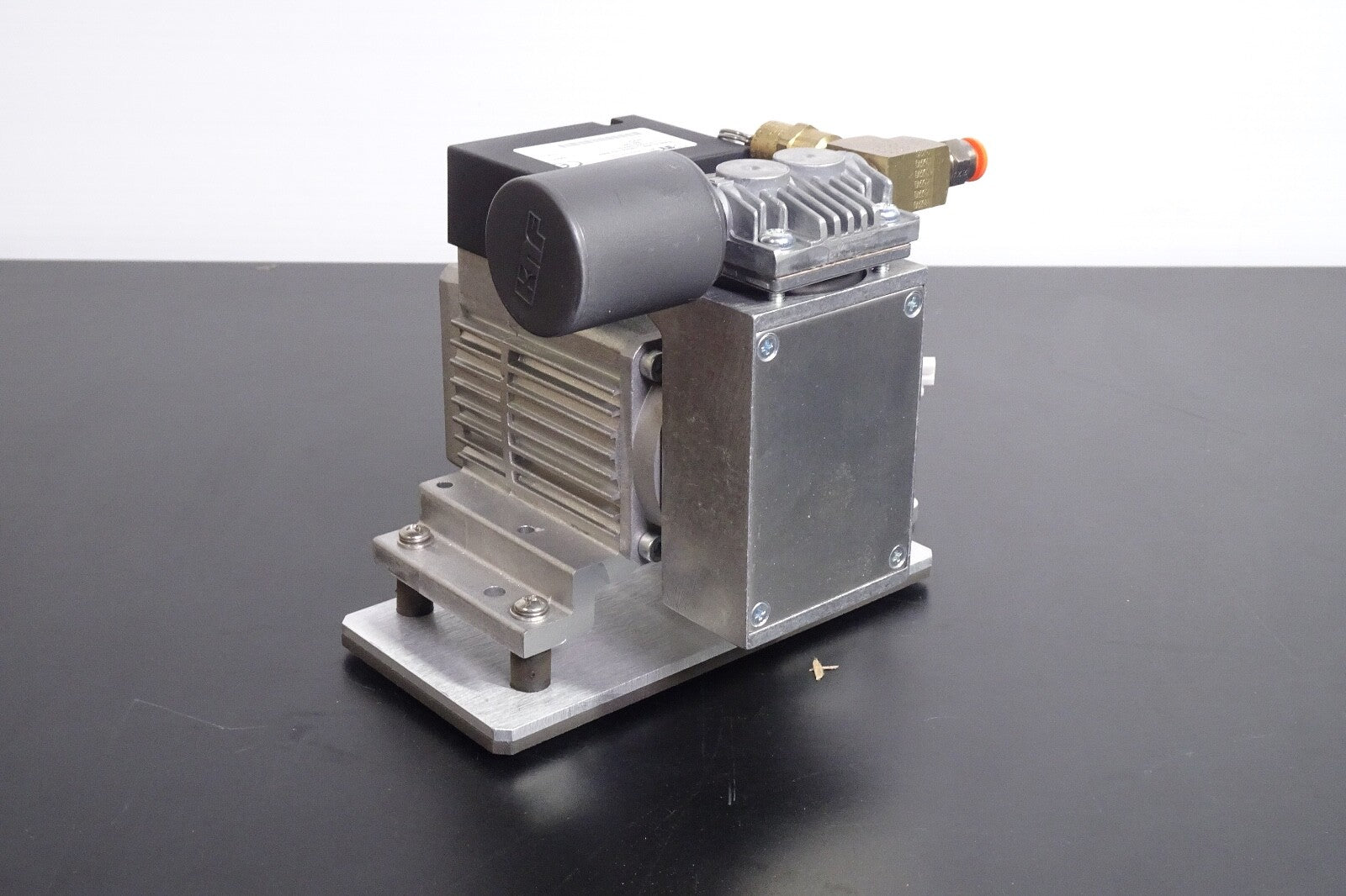 KNF PU3209 NPK09 Vacuum Pump2