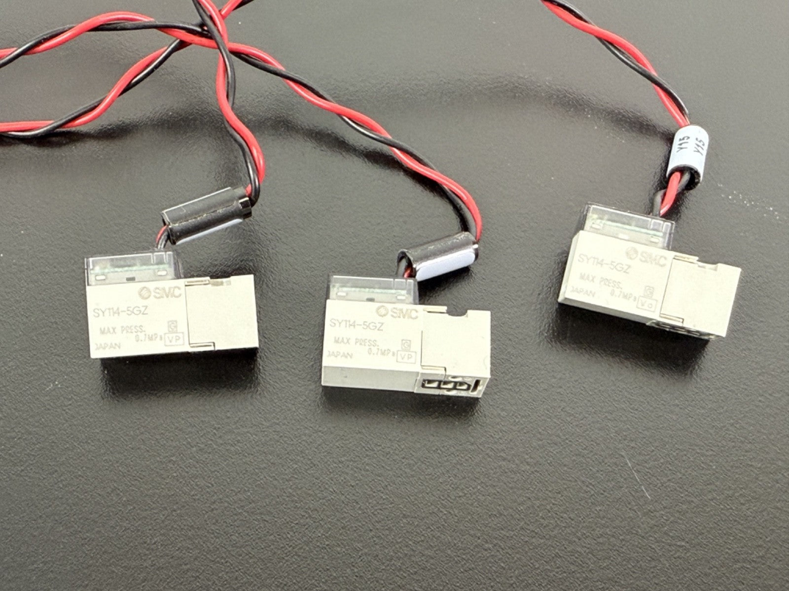 SMC SYT4 5GZ Solenoid Valve 24VDC Max 0.7MPa w/ Pigtail Cable1