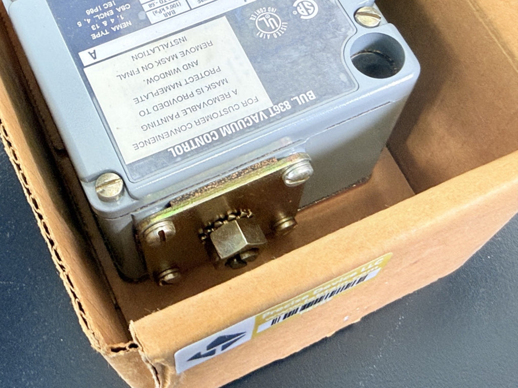 Allen Bradley 836T T250J Vacuum Pressure Control 836T NEMA 4 IP666